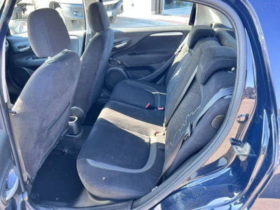 Fiat Punto 1.3 MJT II 75 CV 5 porte Lounge (7)