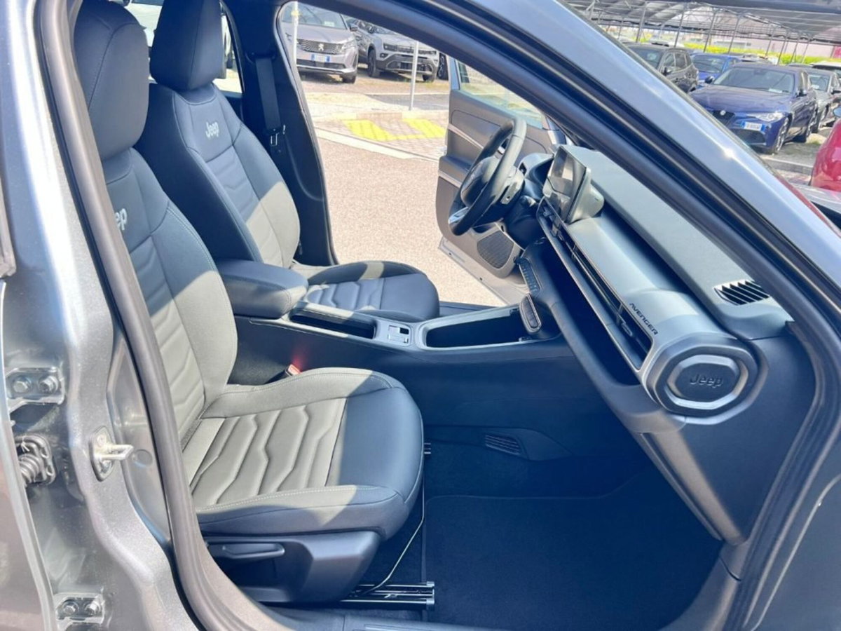 Jeep Avenger 1.2 turbo Summit fwd 100cv (6)