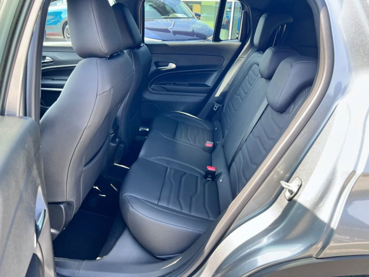 Jeep Avenger 1.2 turbo Summit fwd 100cv (7)