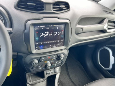 Jeep Renegade 1.3 T4 DDCT Longitude (11)