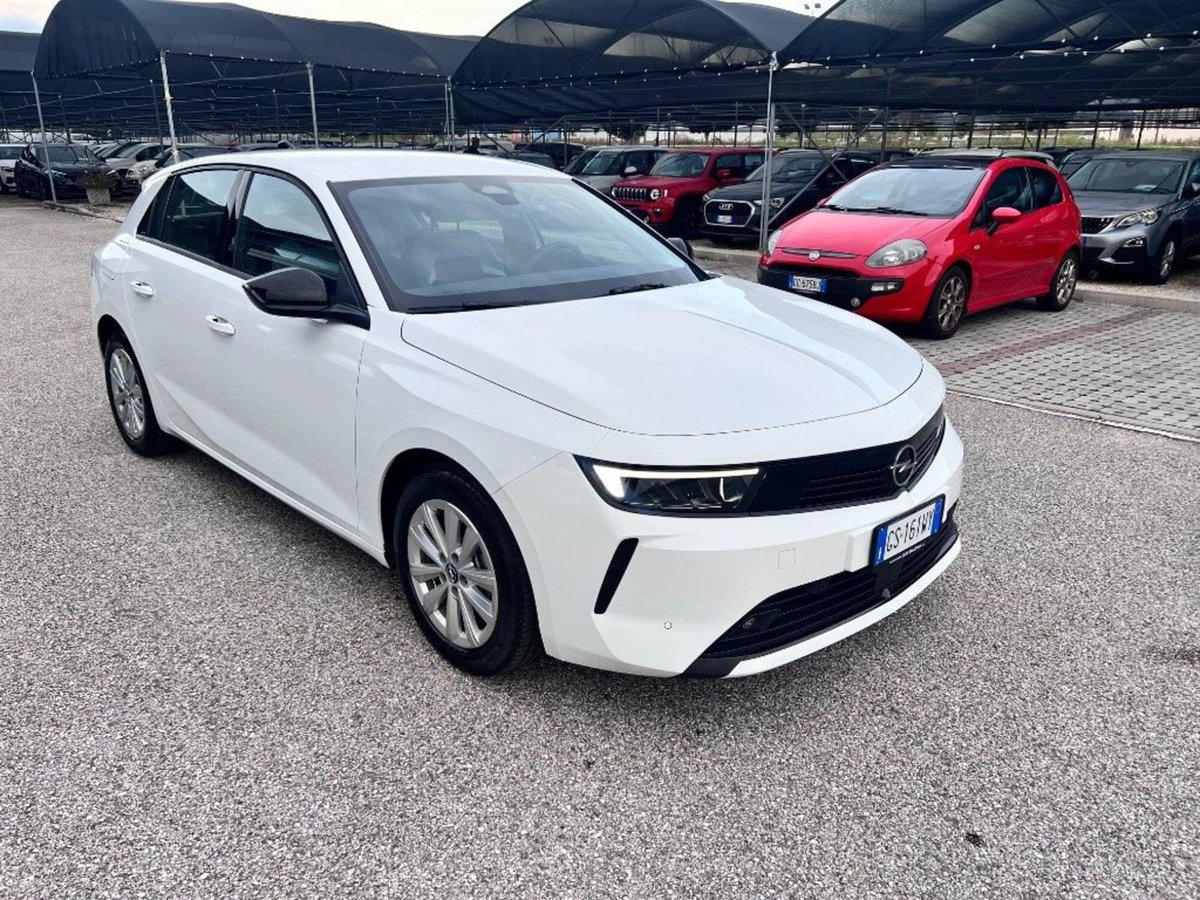 Opel Astra 1.2 Turbo 110 CV Elegance (2)