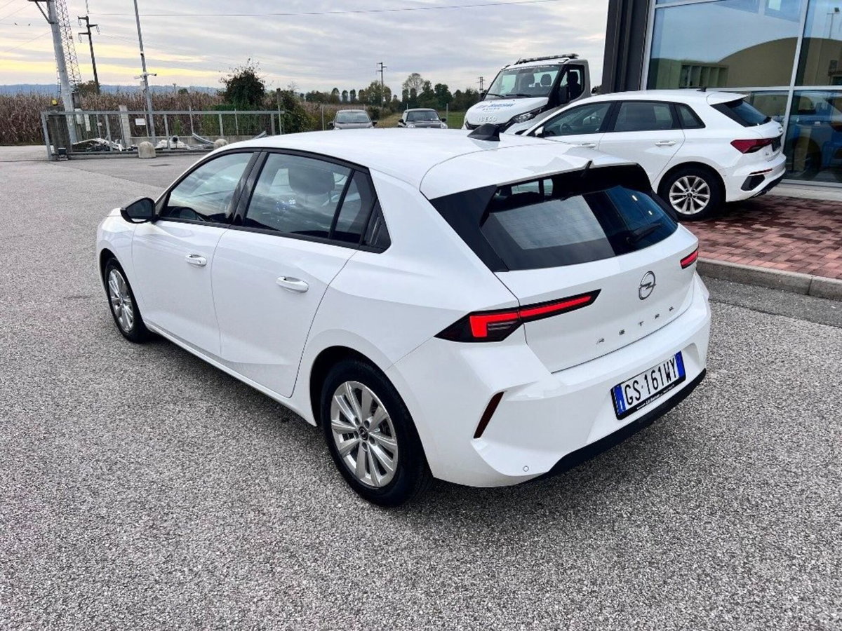 Opel Astra 1.2 Turbo 110 CV Elegance (4)