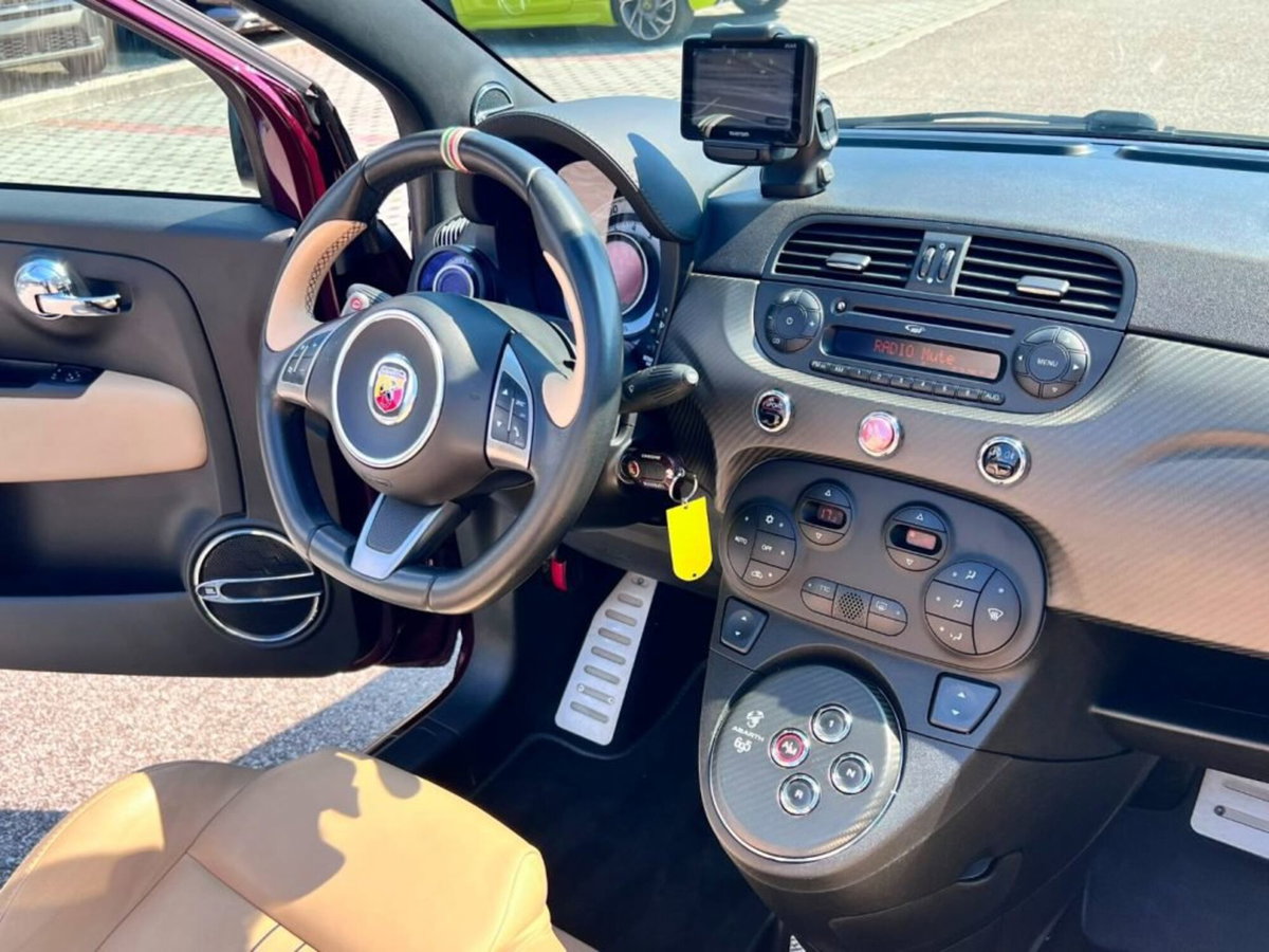 Abarth 695 Cabrio 1.4 t-jet 180cv (17)