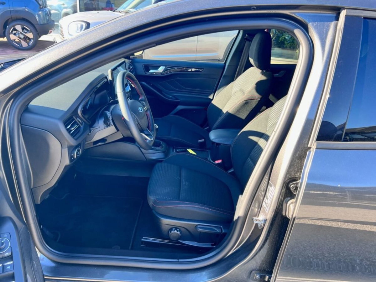 Ford Focus 1.0 EcoBoost Hybrid 125 CV 5p. ST-Line (5)