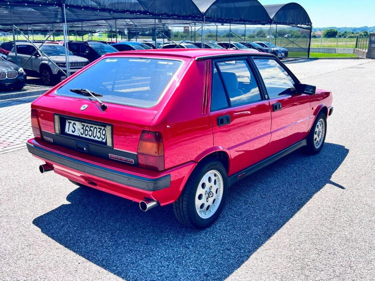 Lancia Delta turbo HF 4WD (3)