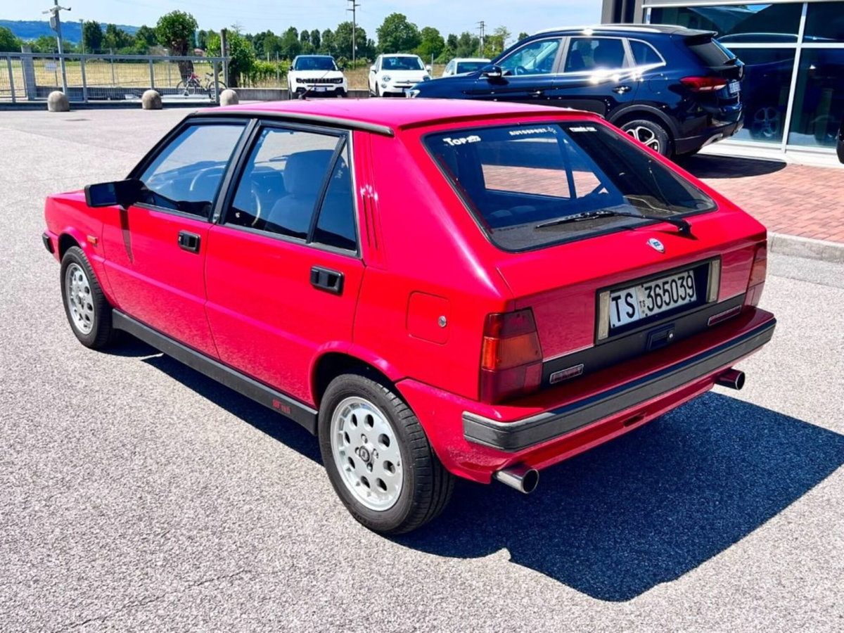 Lancia Delta turbo HF 4WD (4)
