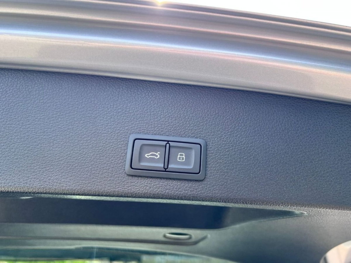 Audi Q2 Q2 35 TDI quattro S tronic S line Edition (9)