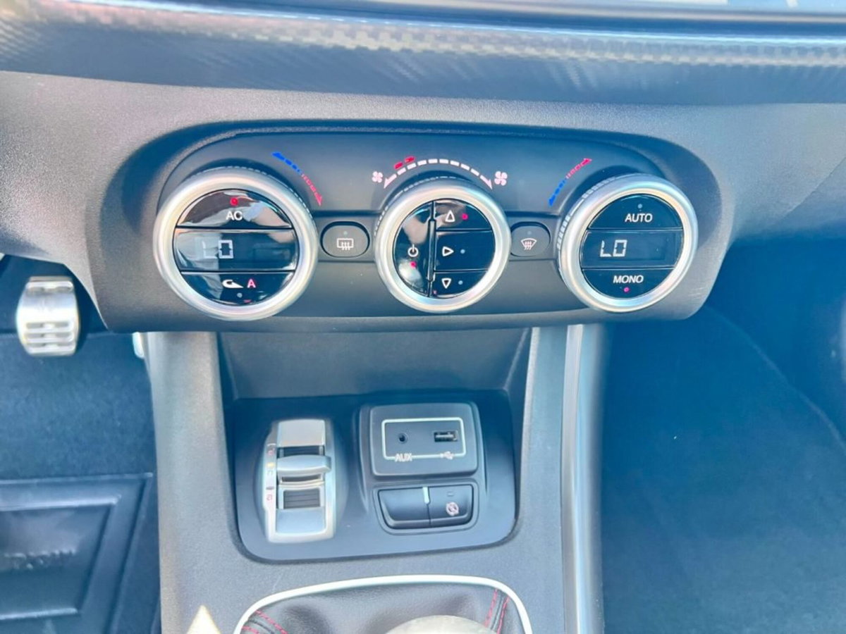 Alfa Romeo Giulietta 1.4 Turbo Sprint 120cv (12)