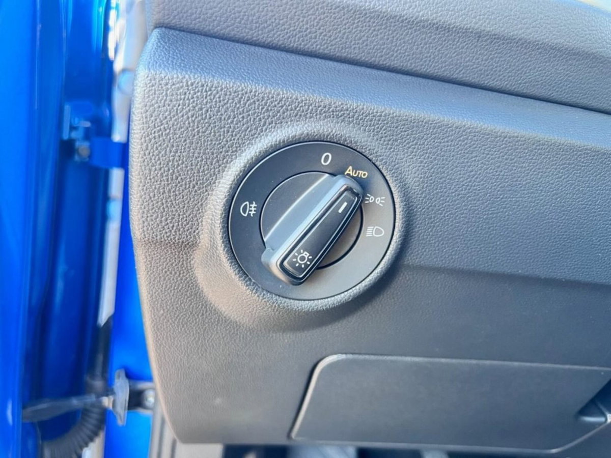 Volkswagen T-Roc 1.0 TSI Life (16)