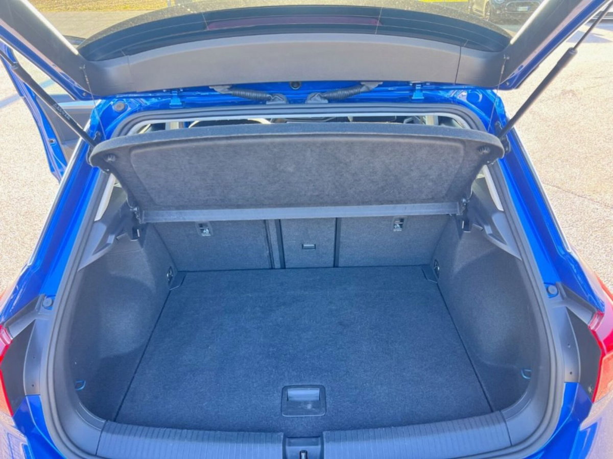 Volkswagen T-Roc 1.0 TSI Life (8)