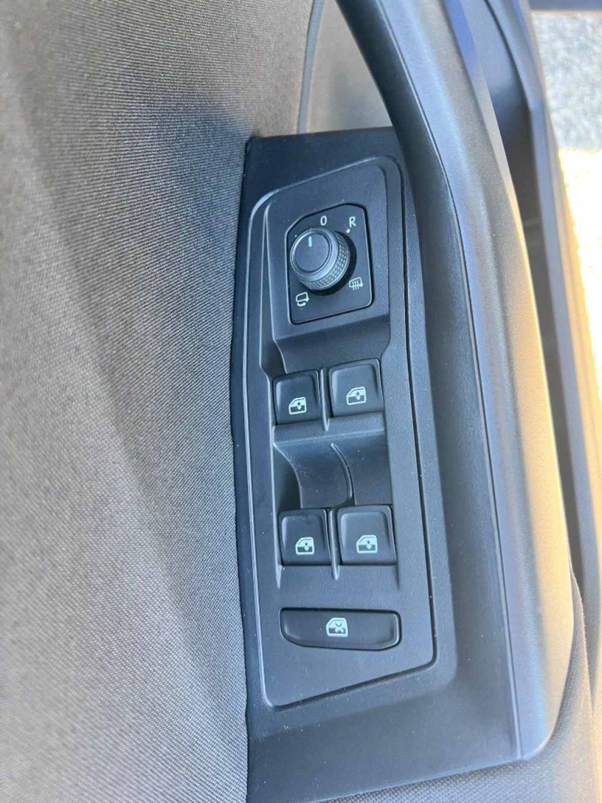 Volkswagen T-Roc 1.0 TSI Life (9)
