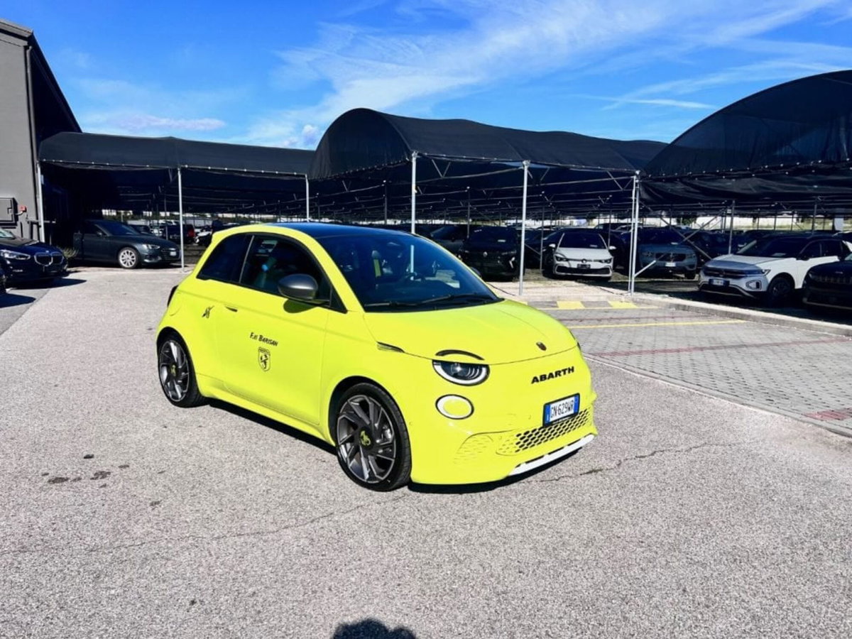 Abarth 500e Cabrio 42 kWh Turismo (2)