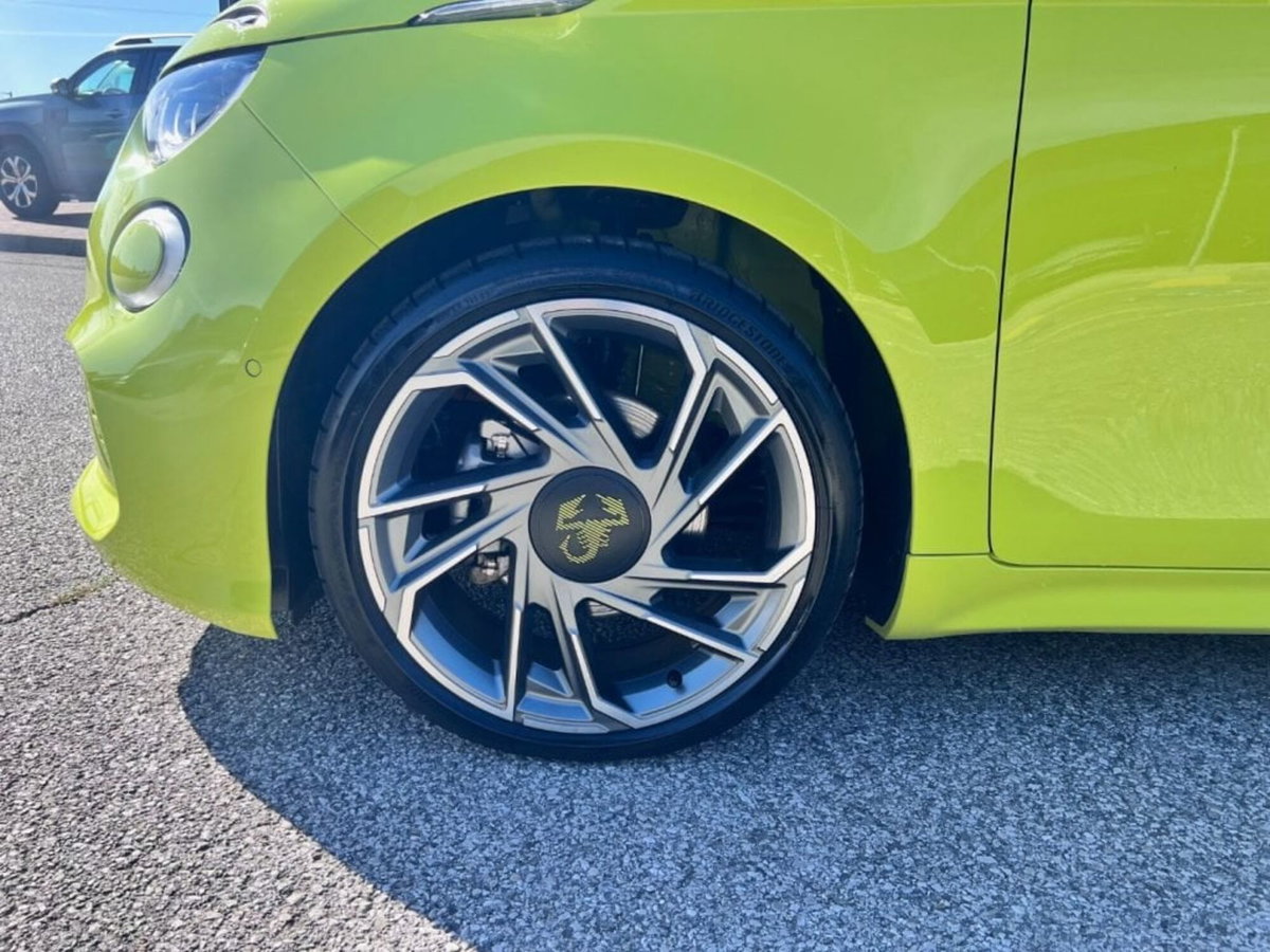 Abarth 500e Cabrio 42 kWh Turismo (9)