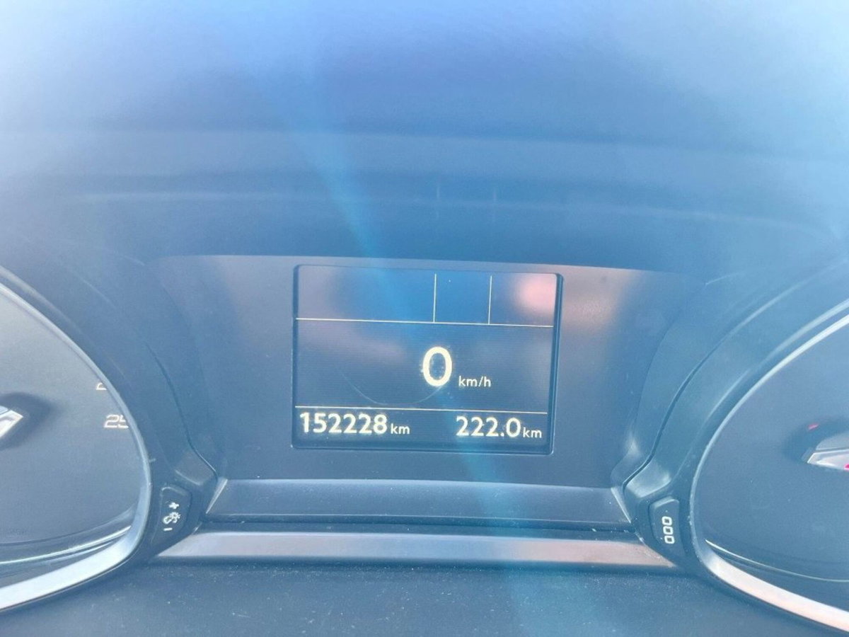 Peugeot 308 SW BlueHDi 130 S&S Business (14)