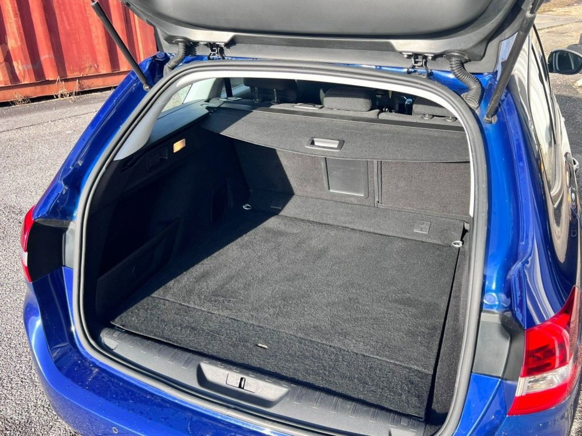 Peugeot 308 SW BlueHDi 130 S&S Business (8)