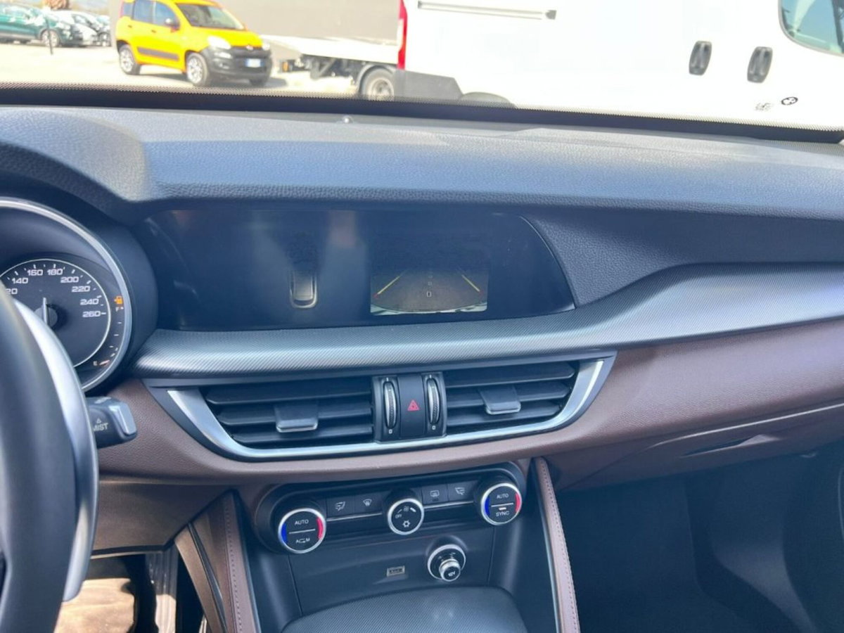 Alfa Romeo Stelvio Stelvio 2.2 Turbodiesel 210 CV AT8 Q4 Executive (10)