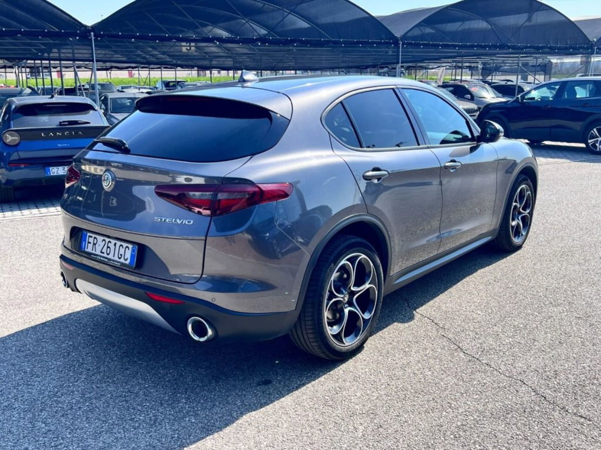 Alfa Romeo Stelvio Stelvio 2.2 Turbodiesel 210 CV AT8 Q4 Executive (3)