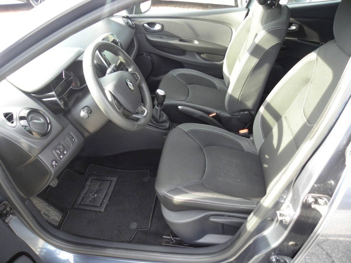 Renault Clio TCe 12V 90 CV GPL 5 porte Moschino Zen (5)