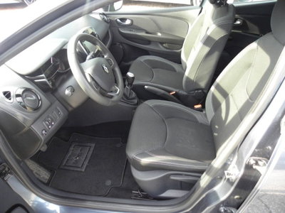 Renault Clio TCe 12V 90 CV GPL 5 porte Moschino Zen (5)