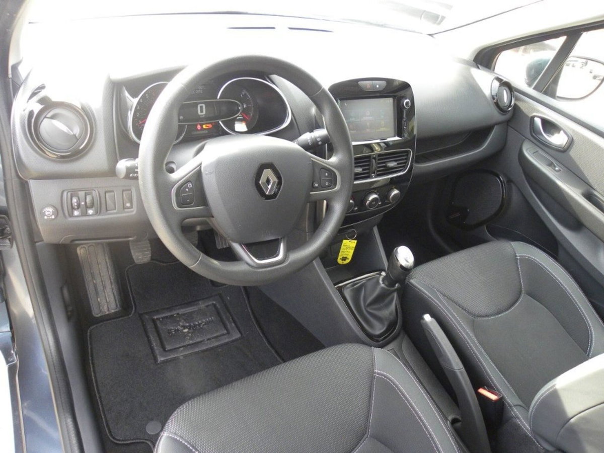 Renault Clio TCe 12V 90 CV GPL 5 porte Moschino Zen (9)