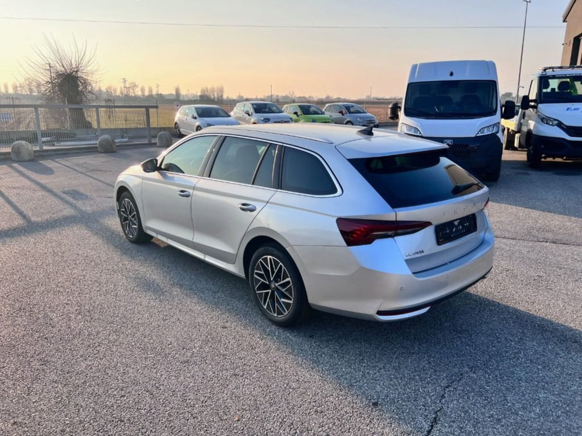 Skoda Octavia Station Wagon 2.0 TDI EVO SCR 150 CV DSG 4x4 Wagon Executive (4)