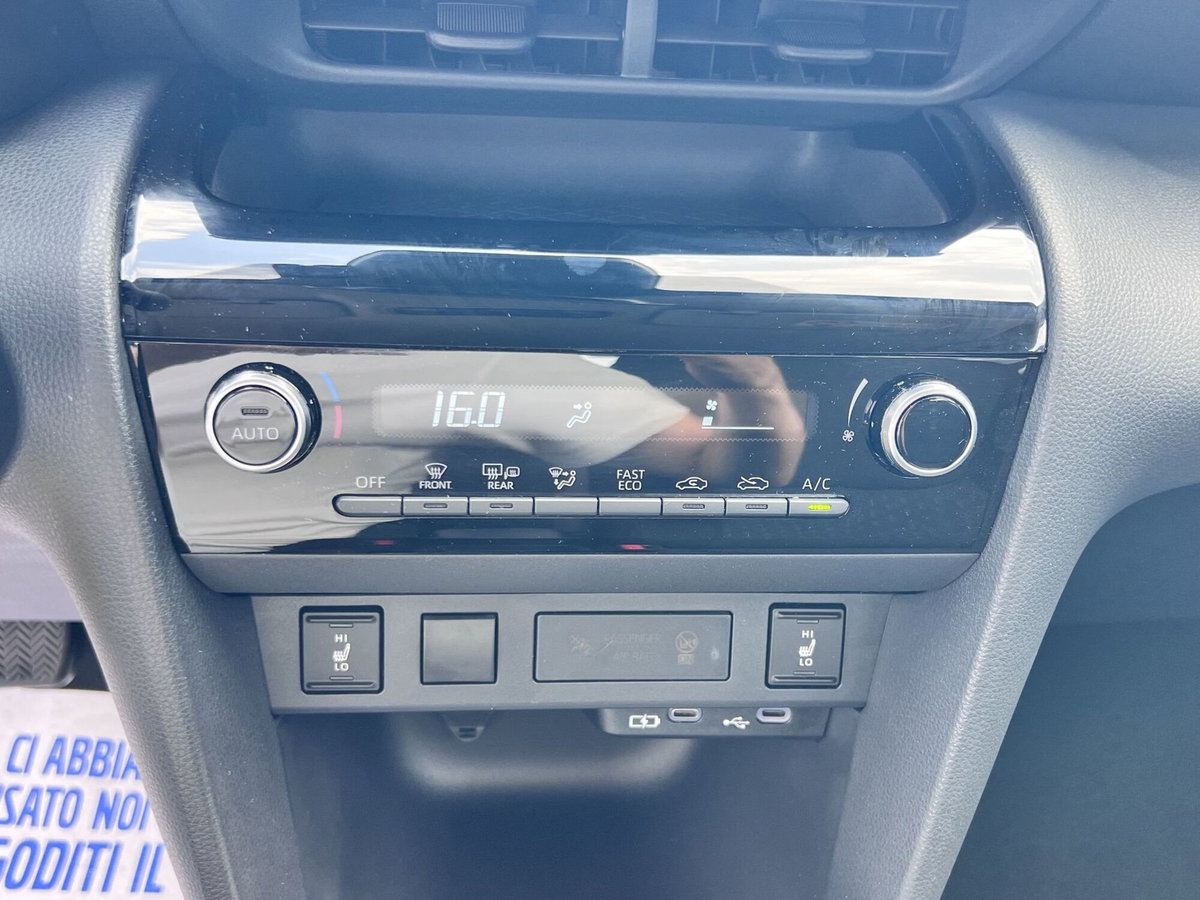 Toyota Yaris Cross Active fwd 115cv e-cvt (12)