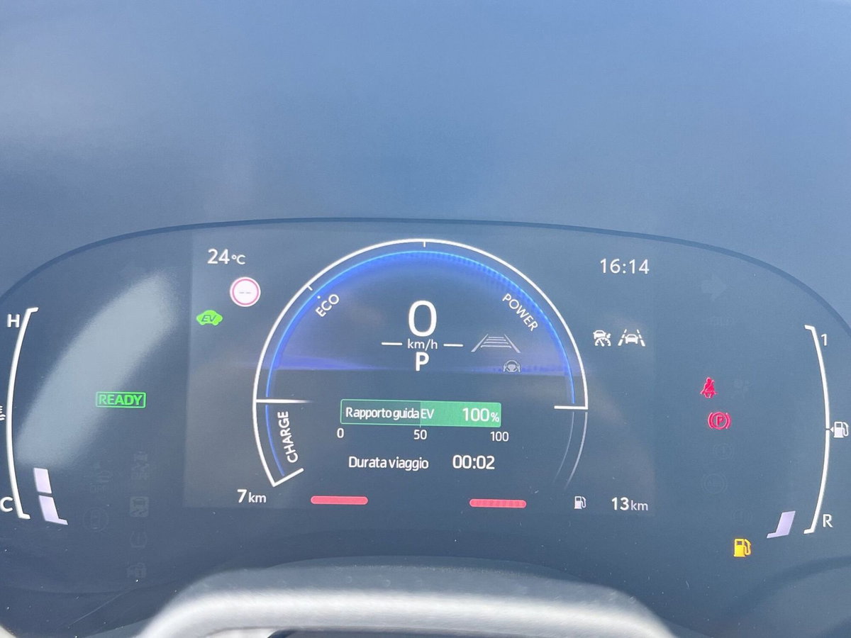 Toyota Yaris Cross Active fwd 115cv e-cvt (16)