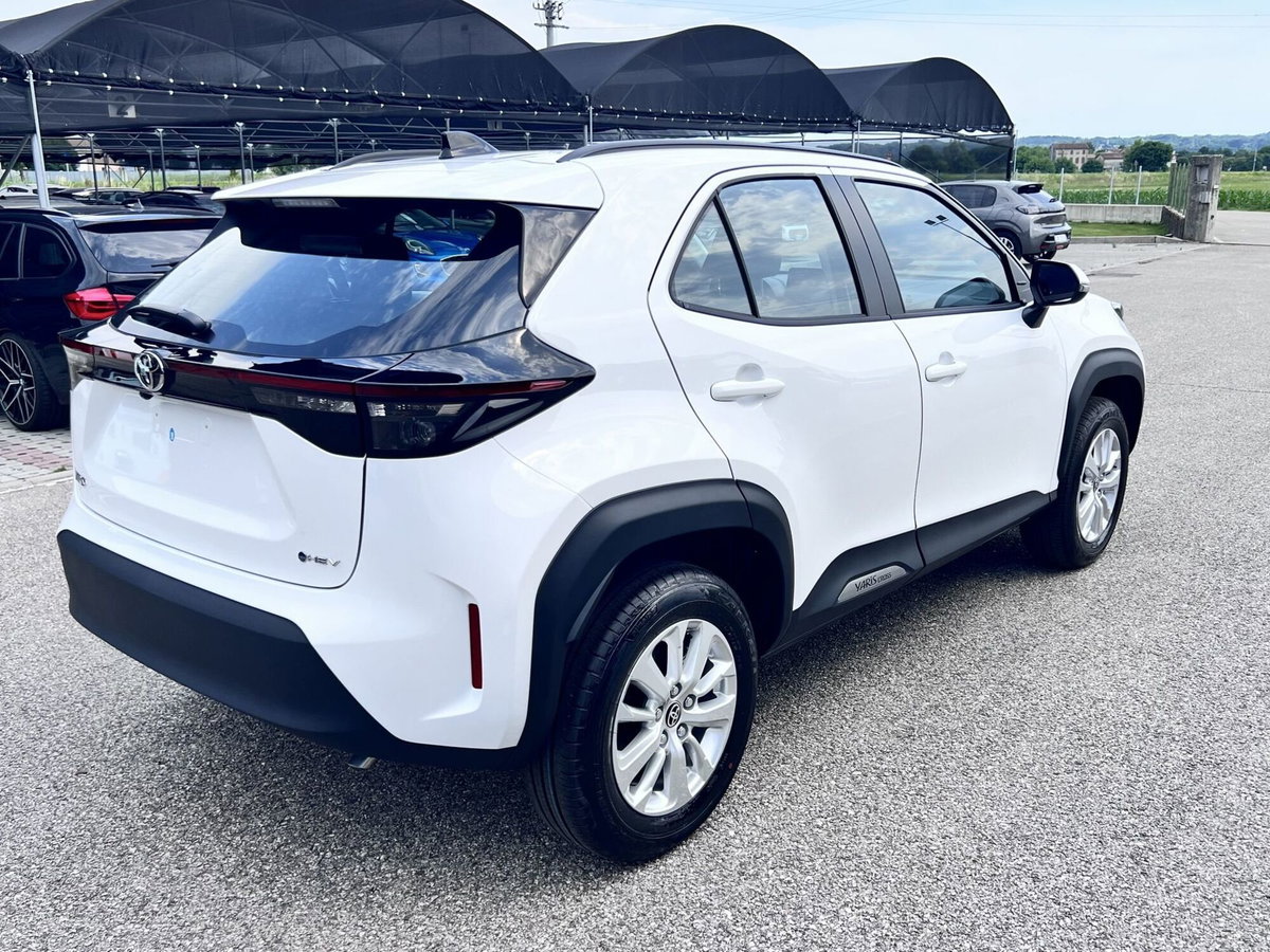 Toyota Yaris Cross Active fwd 115cv e-cvt (3)