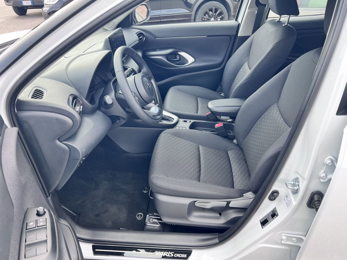 Toyota Yaris Cross Active fwd 115cv e-cvt (5)
