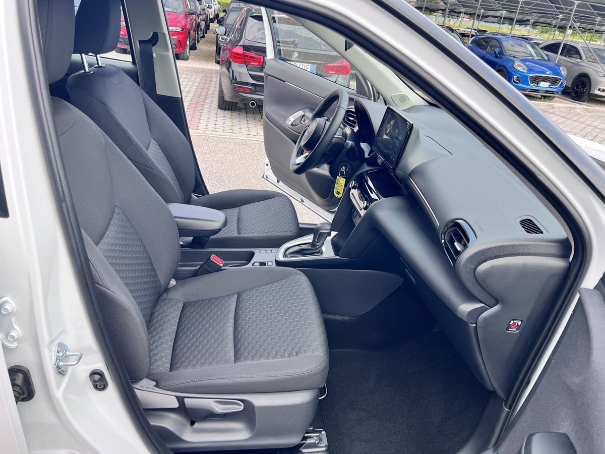 Toyota Yaris Cross Active fwd 115cv e-cvt (9)