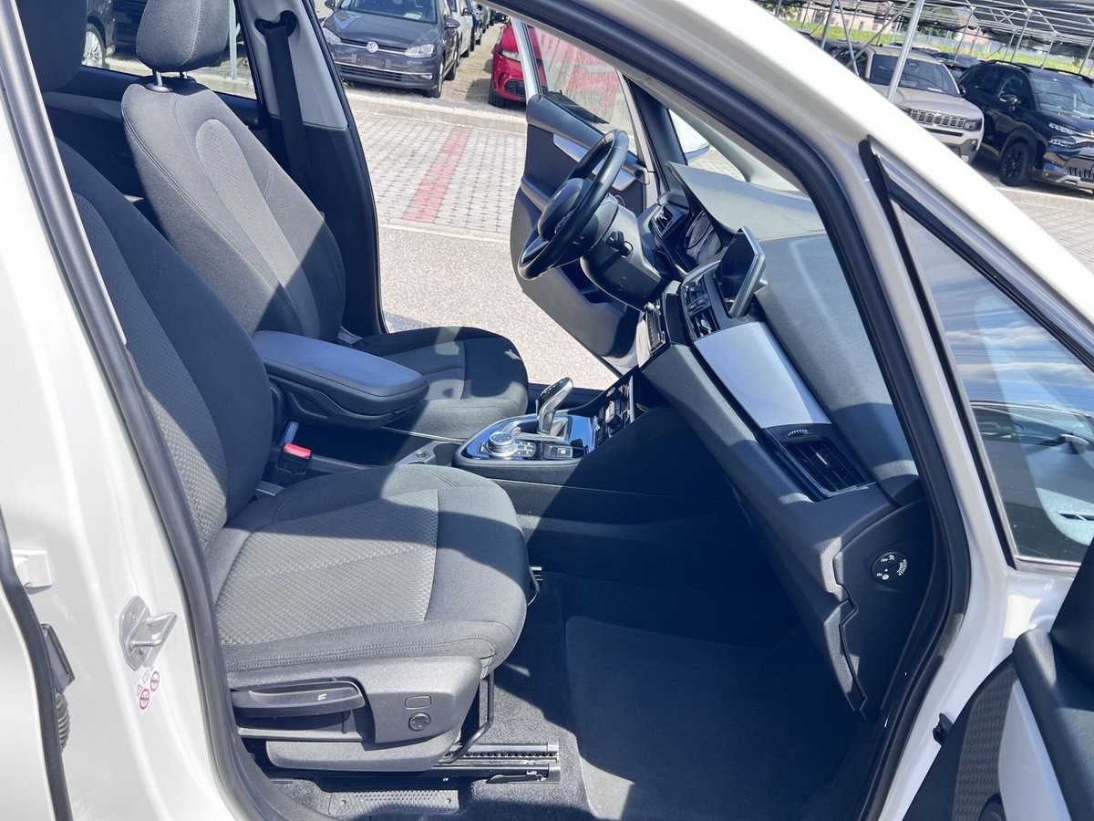 BMW Serie 2 Active Tourer 218d xDrive  Business (6)