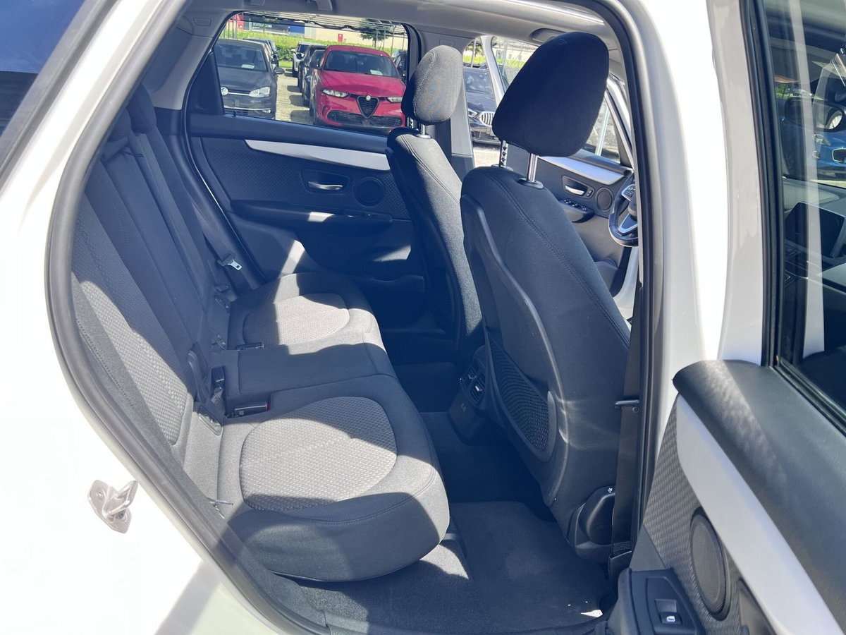 BMW Serie 2 Active Tourer 218d xDrive  Business (7)