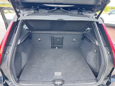Volvo XC40 T3 Geartronic Momentum Pro (10)
