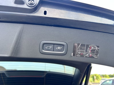 Volvo XC40 T3 Geartronic Momentum Pro (11)