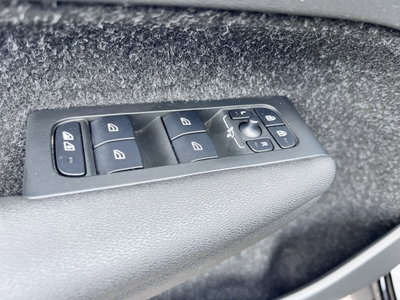 Volvo XC40 T3 Geartronic Momentum Pro (13)