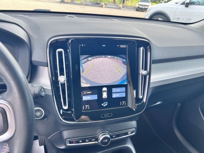 Volvo XC40 T3 Geartronic Momentum Pro (16)