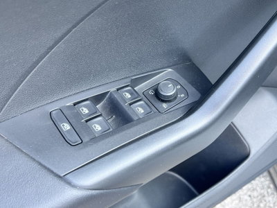 Volkswagen T-Cross 1.0 TSI Style BMT (9)