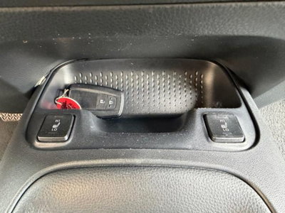 Toyota Corolla 1.8 Hybrid Business (14)