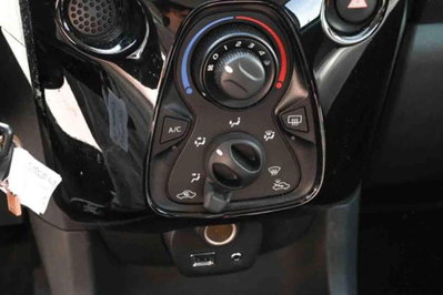 Citroen C1 C1 VTi 72 3 porte Feel (15)