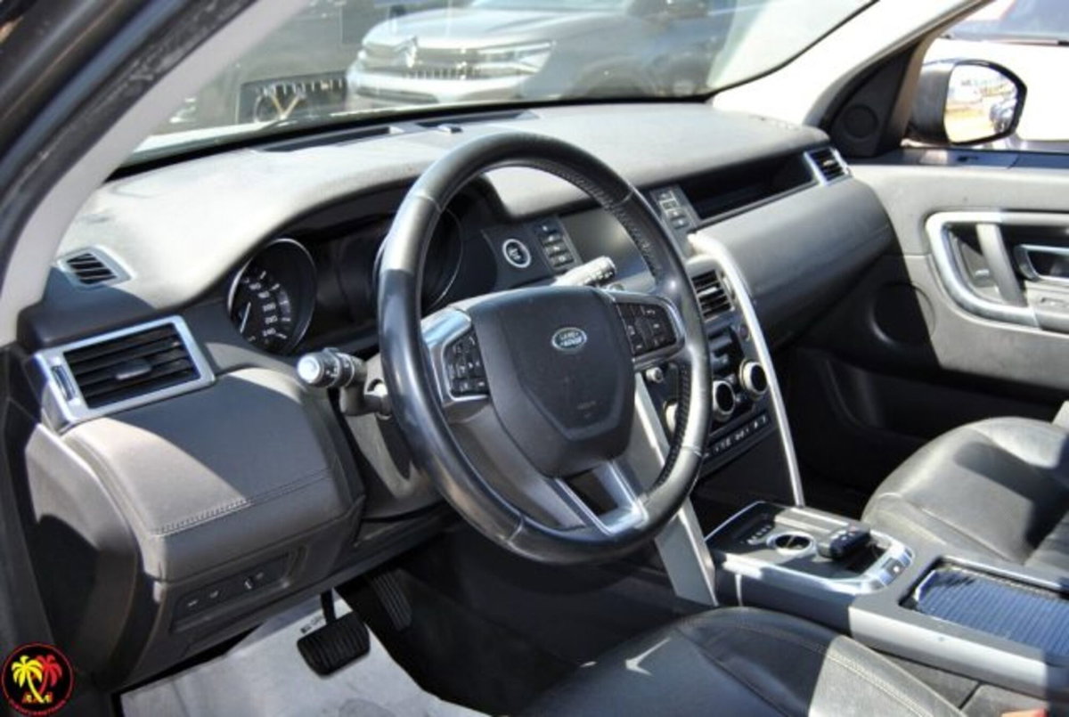 Land Rover Discovery Sport 2.2 SD4 HSE Luxury (2)