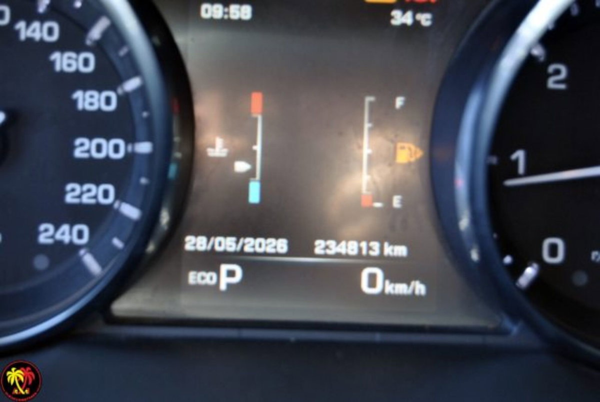 Land Rover Discovery Sport 2.2 SD4 HSE Luxury (6)