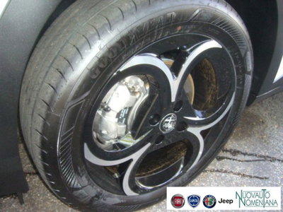 Alfa Romeo Junior elettrica Speciale 156cv (3)