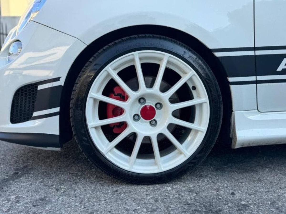 Abarth 500 1.4 Turbo T-Jet (10)