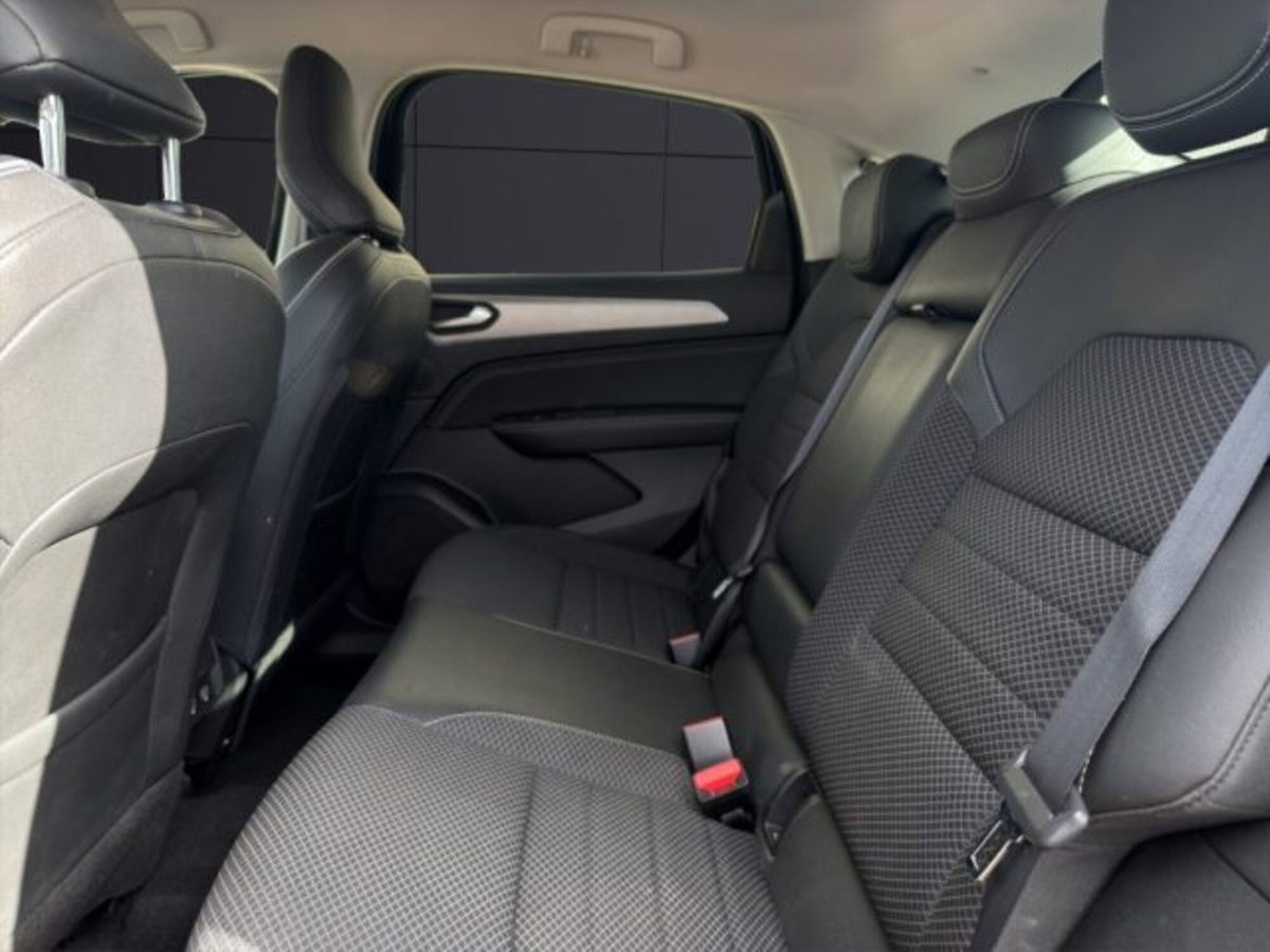 Renault Arkana E-Tech 145 CV Intens (13)