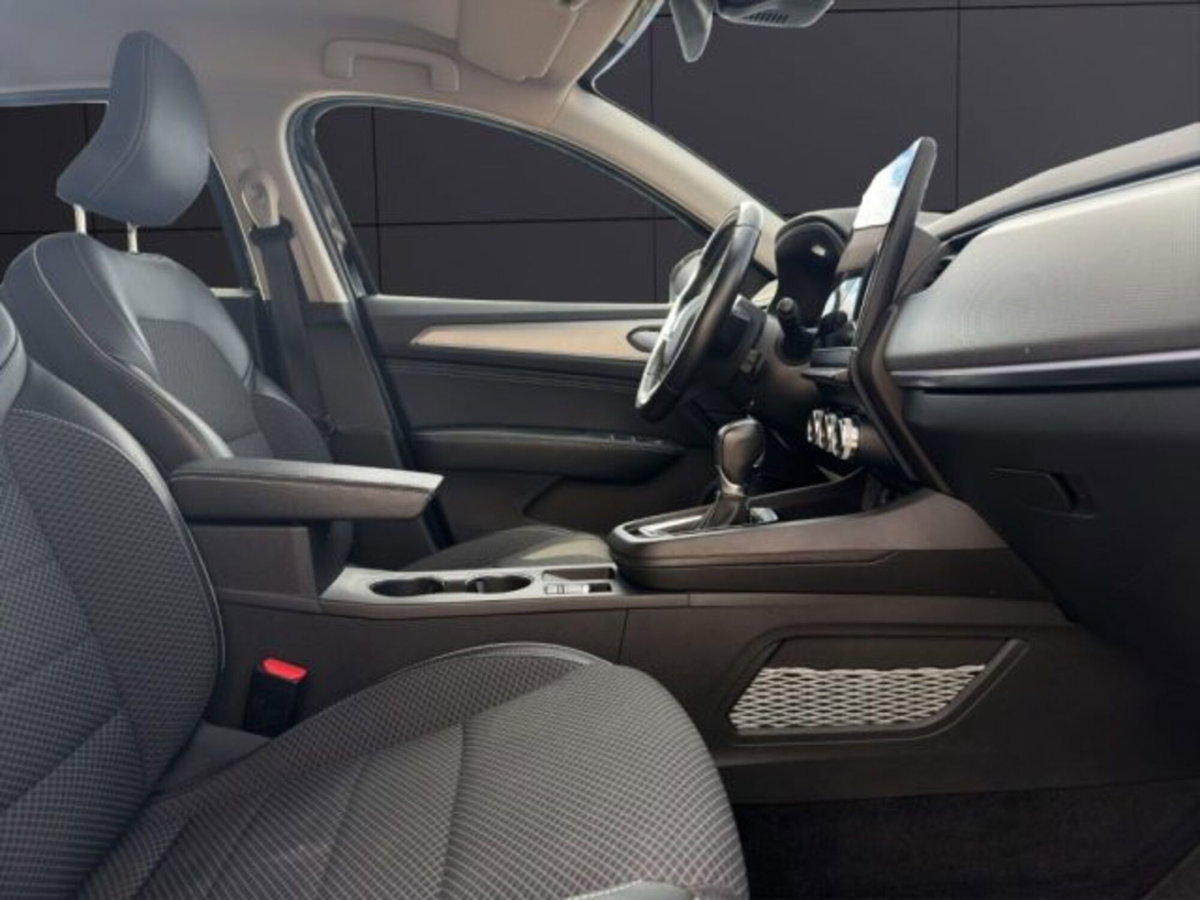 Renault Arkana E-Tech 145 CV Intens (18)