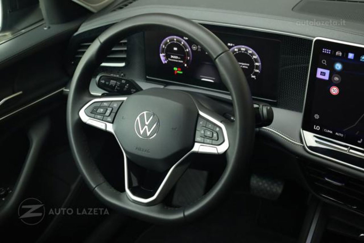 Volkswagen Passat 1.5 etsi act Business 150cv dsg (8)