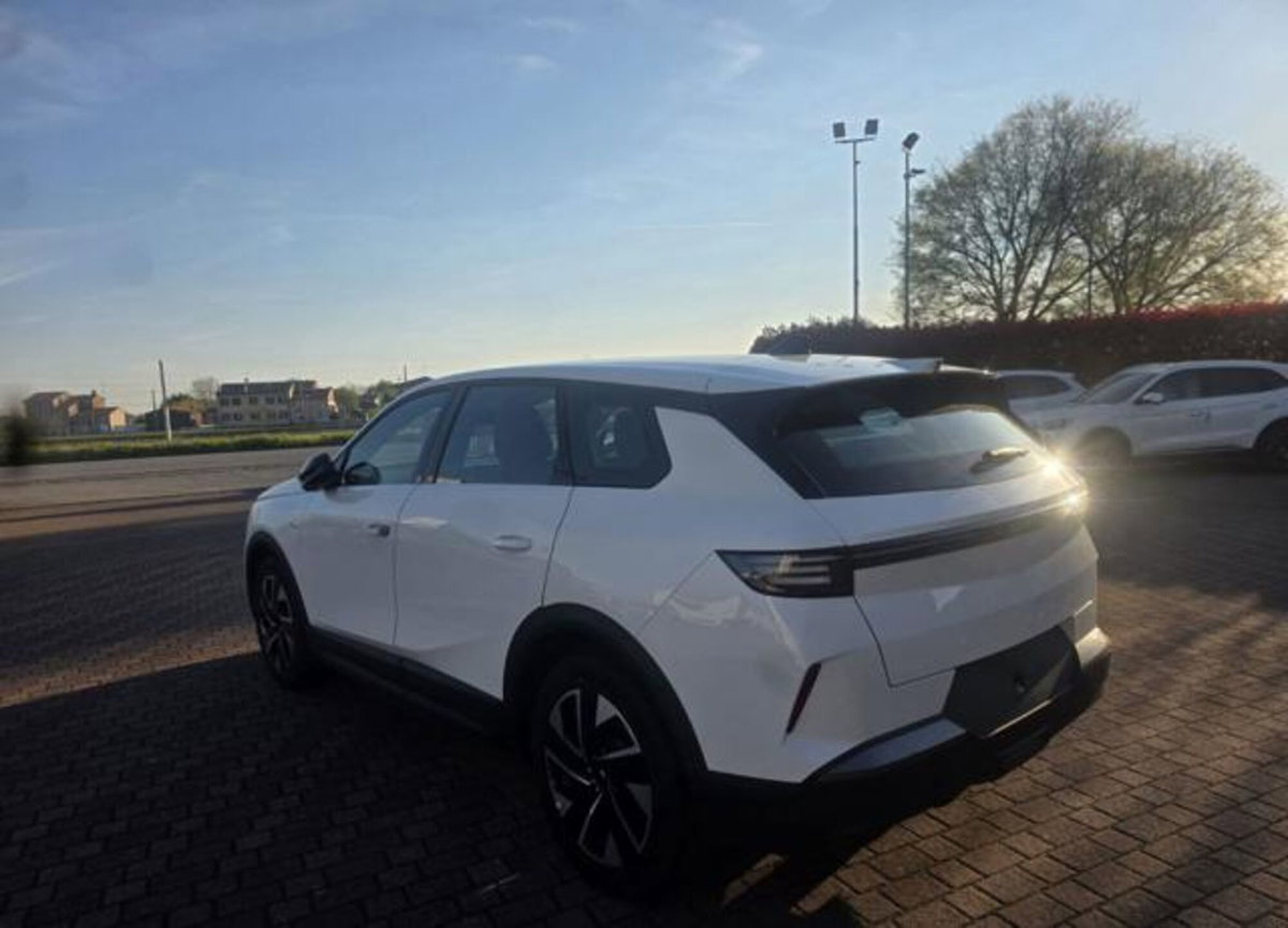 Opel Grandland 1.2 hybrid Edition 145cv e-dcs6 (7)