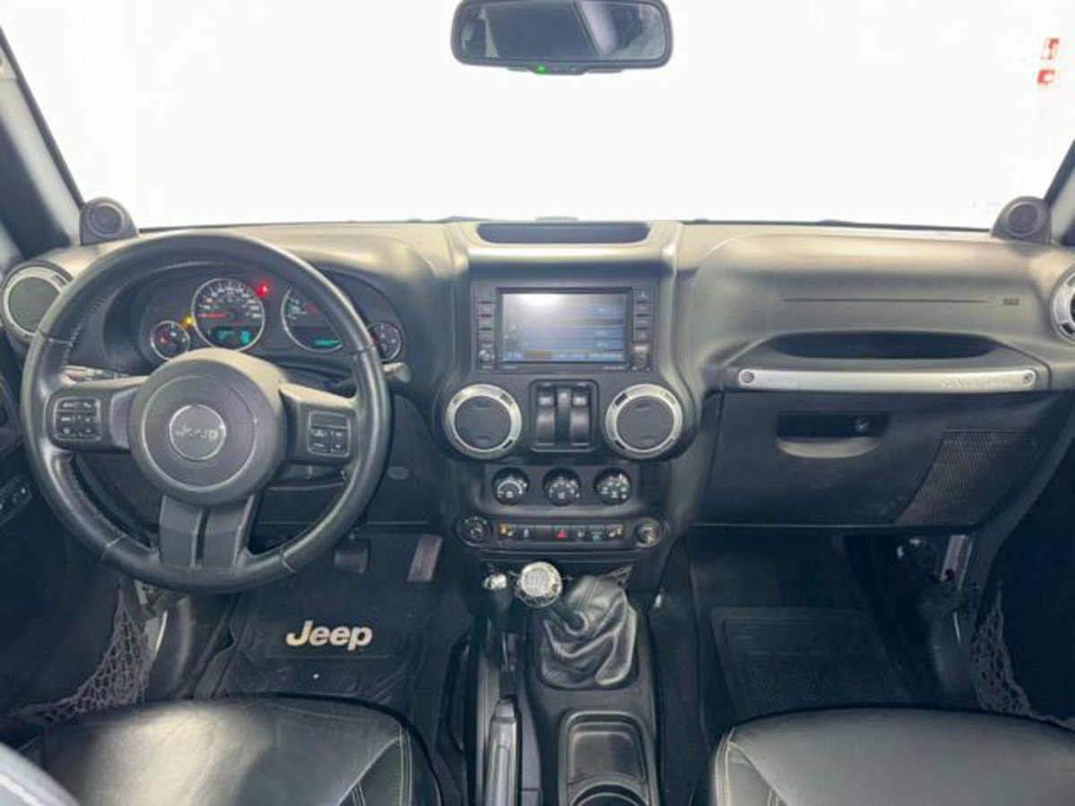 Jeep Wrangler 2.8 CRD DPF Sahara (12)