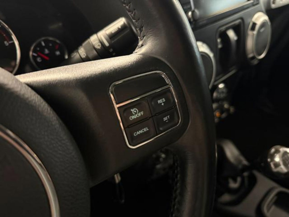 Jeep Wrangler 2.8 CRD DPF Sahara (14)