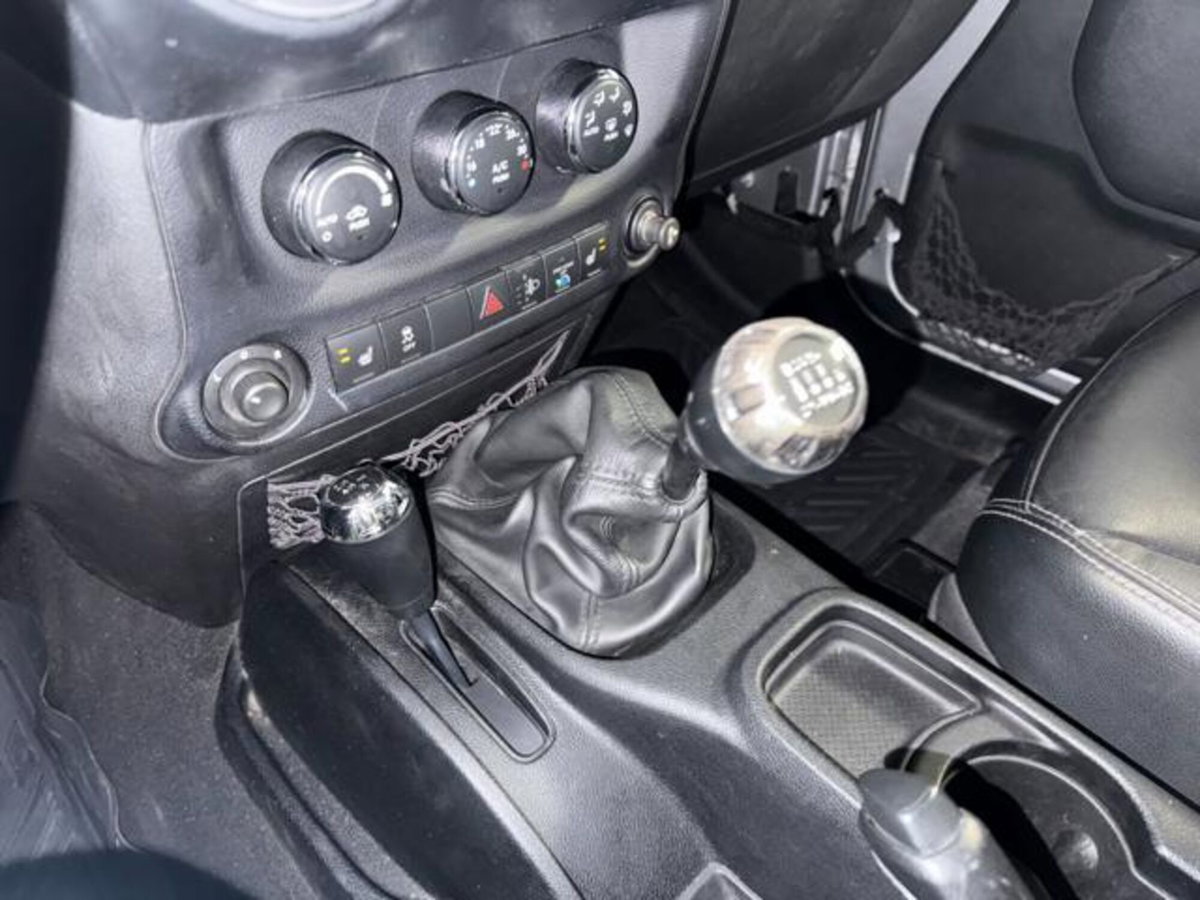 Jeep Wrangler 2.8 CRD DPF Sahara (20)